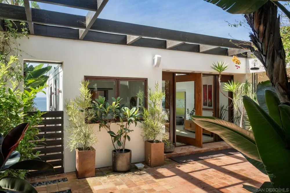 1370 Neptune Encinitas, CA 92024