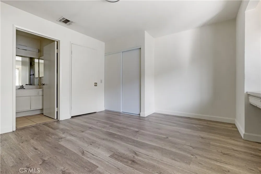 2726 S Menlo Ave. Los Angeles, CA 90007