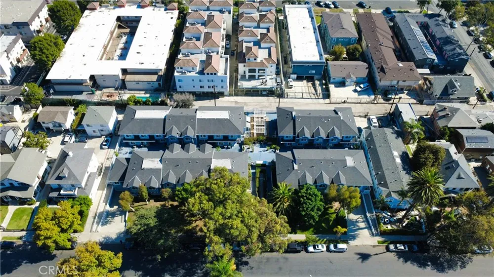 2726 S Menlo Ave. Los Angeles, CA 90007