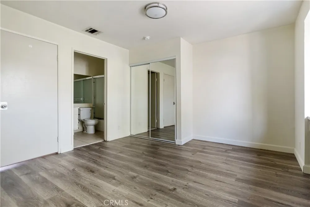 2726 S Menlo Ave. Los Angeles, CA 90007