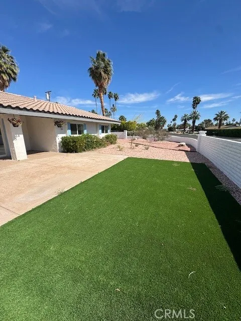 1990 E Calle Felicia