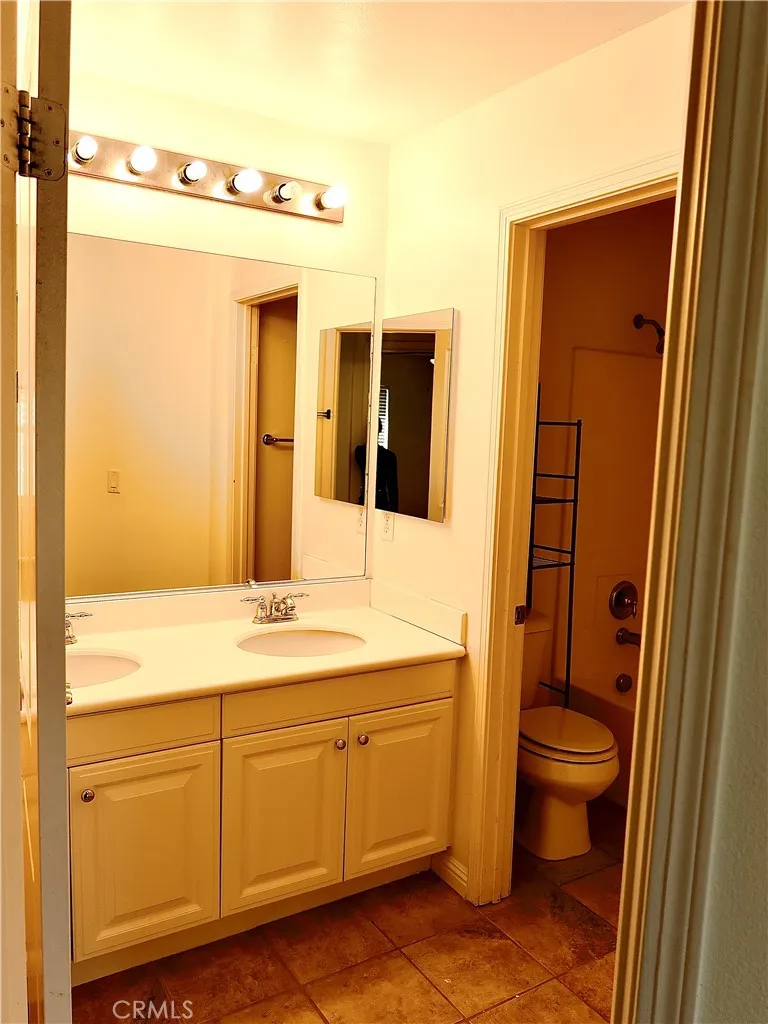 28382 Mirabelle Saugus, CA 91350