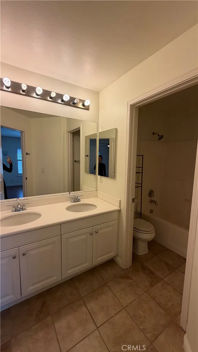 28382 Mirabelle Saugus, CA 91350