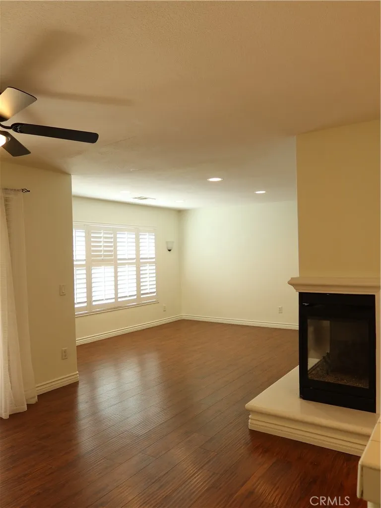 28382 Mirabelle Saugus, CA 91350