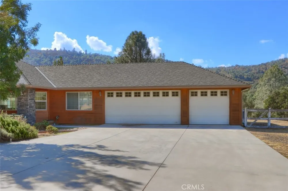 38788 Goldenrod Lane Oakhurst, CA 93644