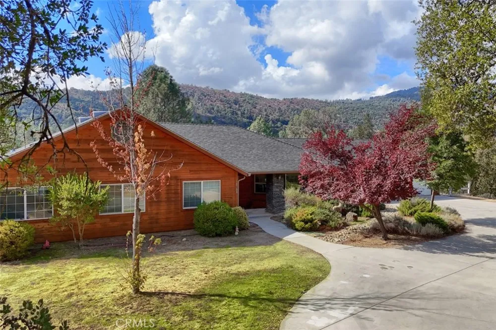 38788 Goldenrod Lane Oakhurst, CA 93644