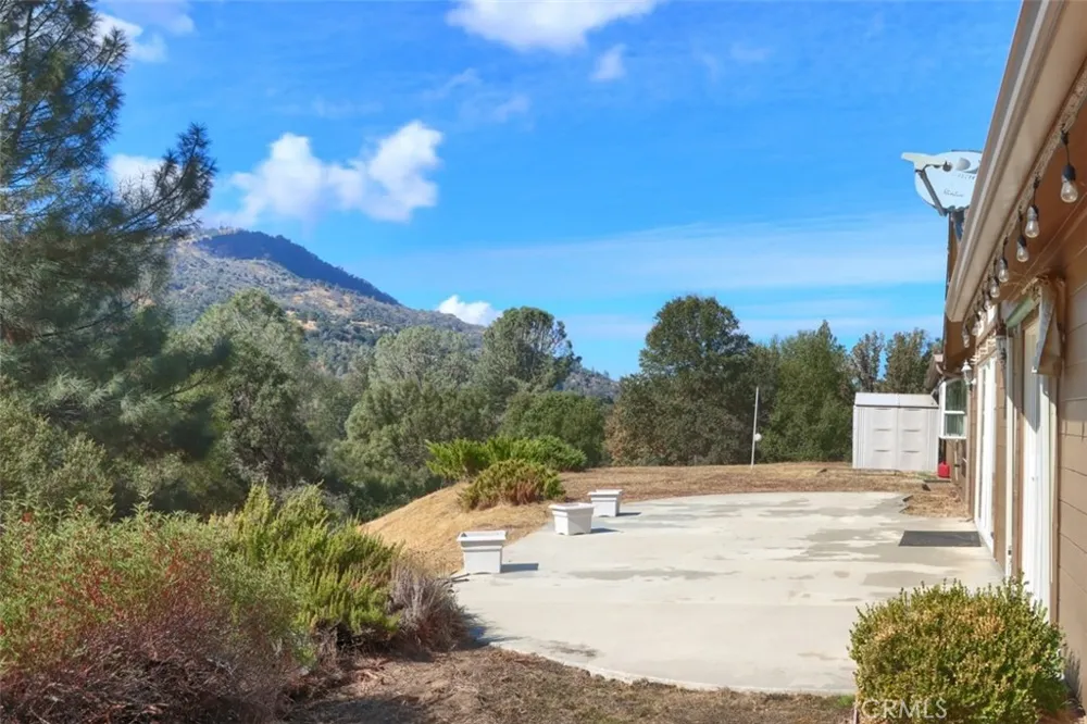 38788 Goldenrod Lane Oakhurst, CA 93644