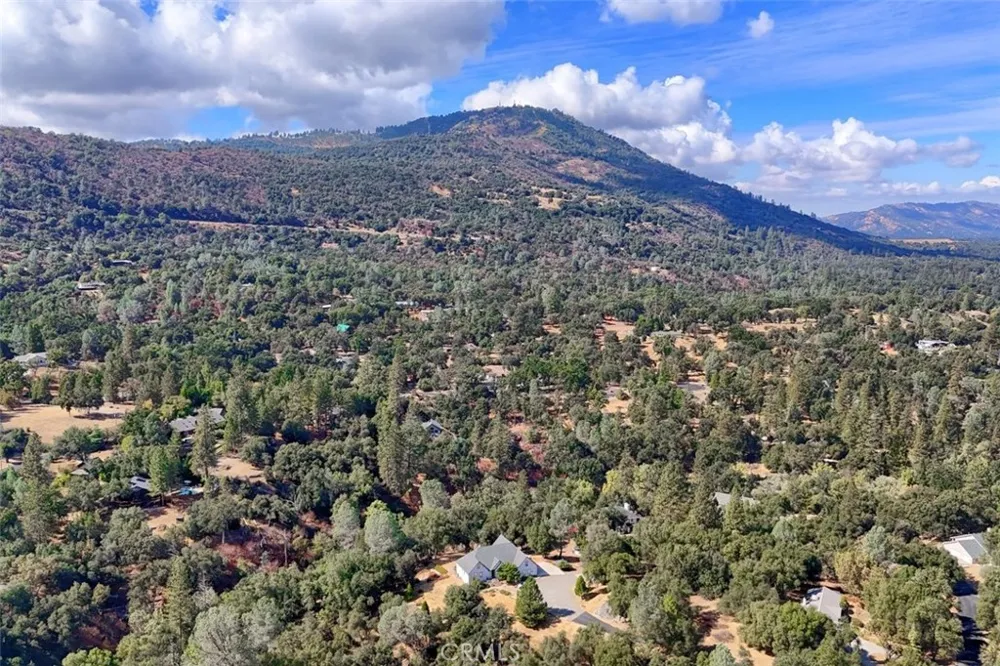 38788 Goldenrod Lane Oakhurst, CA 93644