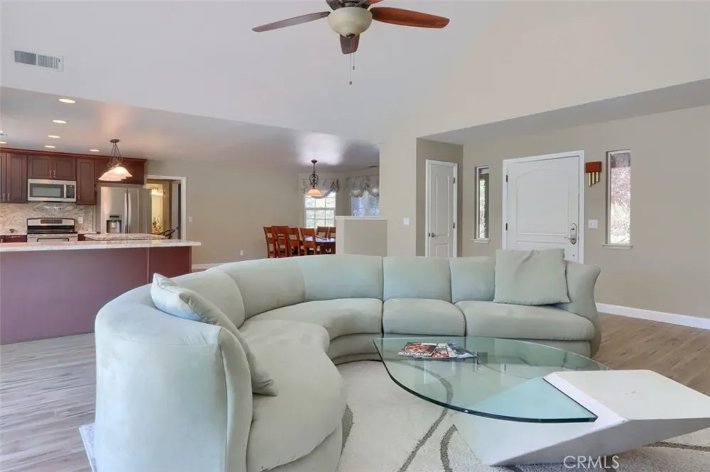 38788 Goldenrod Lane Oakhurst, CA 93644