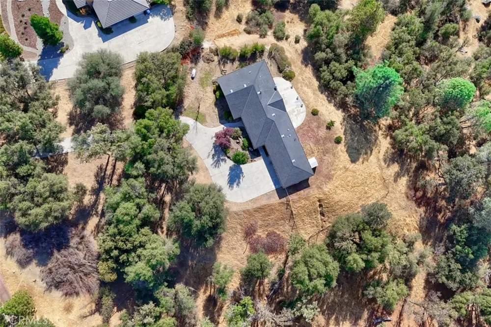 38788 Goldenrod Lane Oakhurst, CA 93644