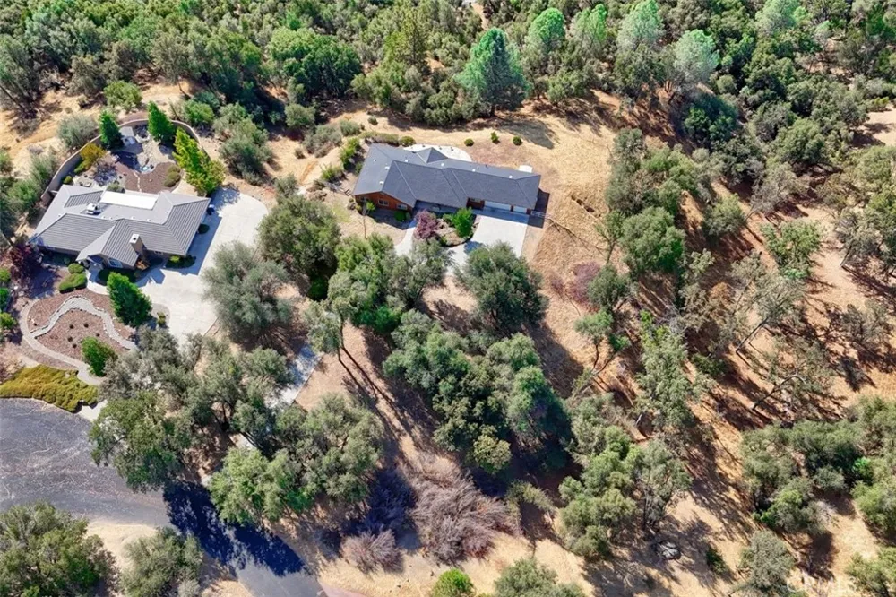 38788 Goldenrod Lane Oakhurst, CA 93644