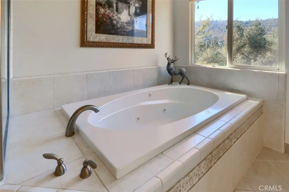 38788 Goldenrod Lane Oakhurst, CA 93644