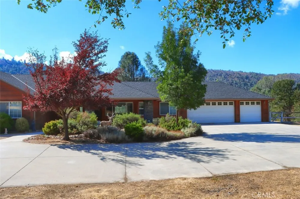 38788 Goldenrod Lane Oakhurst, CA 93644