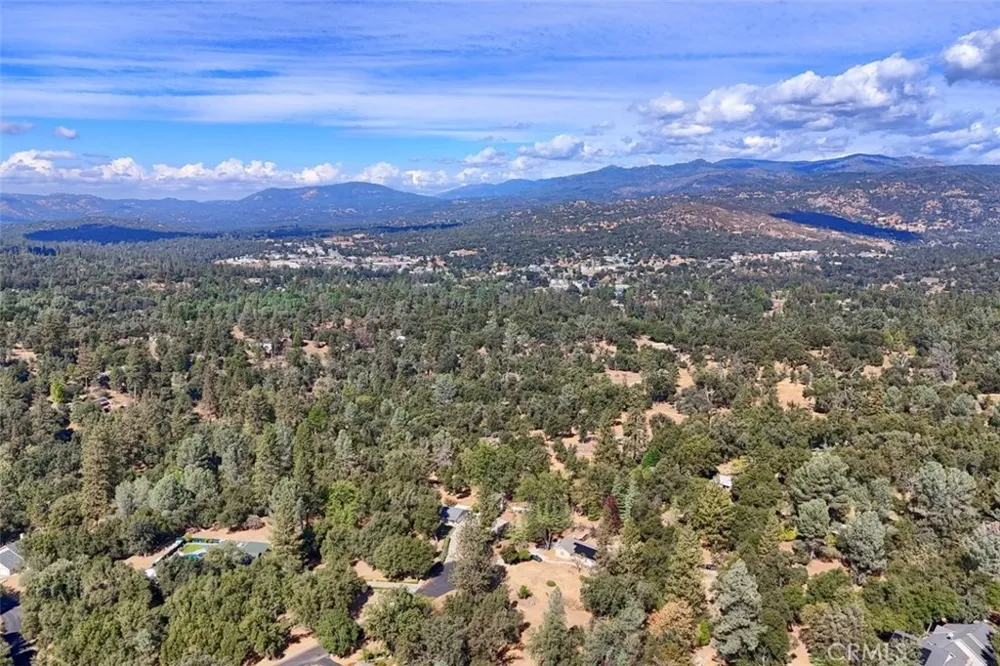 38788 Goldenrod Lane Oakhurst, CA 93644