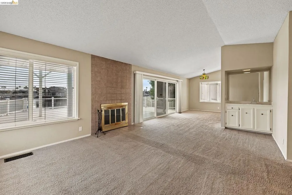 1147 Willow Lake Rd Discovery Bay, CA 94505