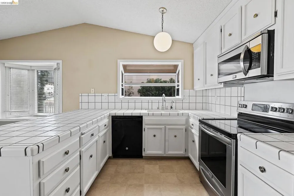 1147 Willow Lake Rd Discovery Bay, CA 94505