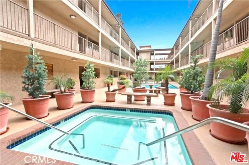 2501 W Redondo Beach Boulevard #324 Gardena, CA 90249
