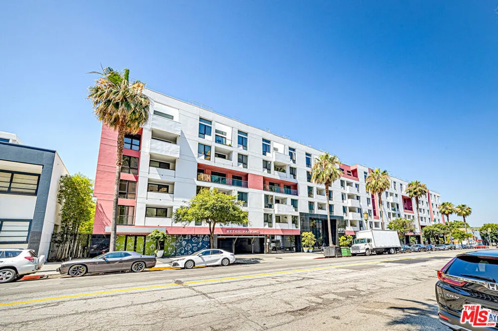 1234 Wilshire Boulevard #321 Los Angeles, CA 90017