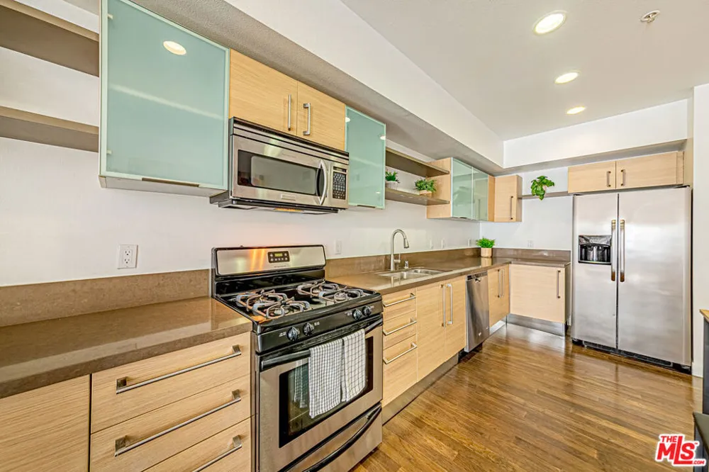 1234 Wilshire Boulevard #321 Los Angeles, CA 90017