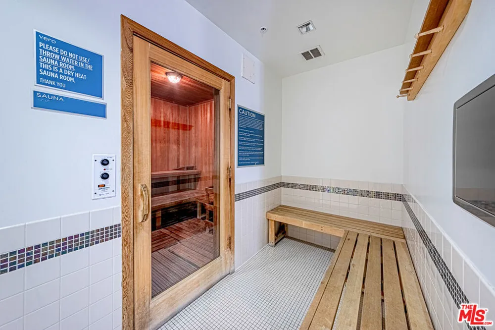 1234 Wilshire Boulevard #321 Los Angeles, CA 90017