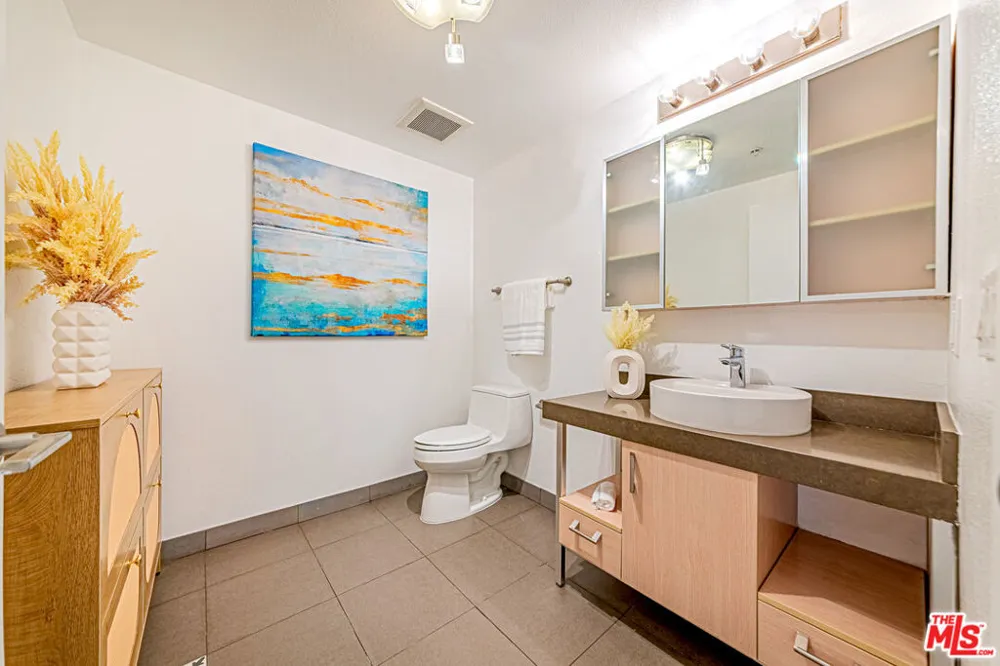 1234 Wilshire Boulevard #321 Los Angeles, CA 90017