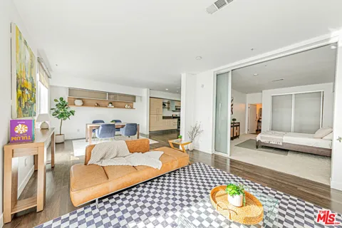 1234 Wilshire Boulevard #321