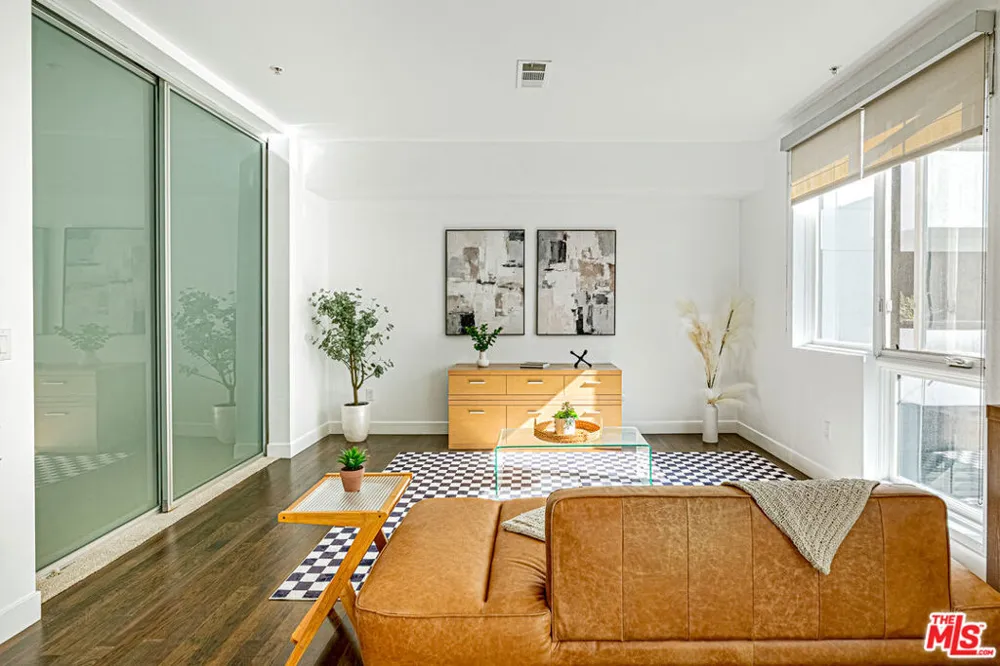 1234 Wilshire Boulevard #321 Los Angeles, CA 90017