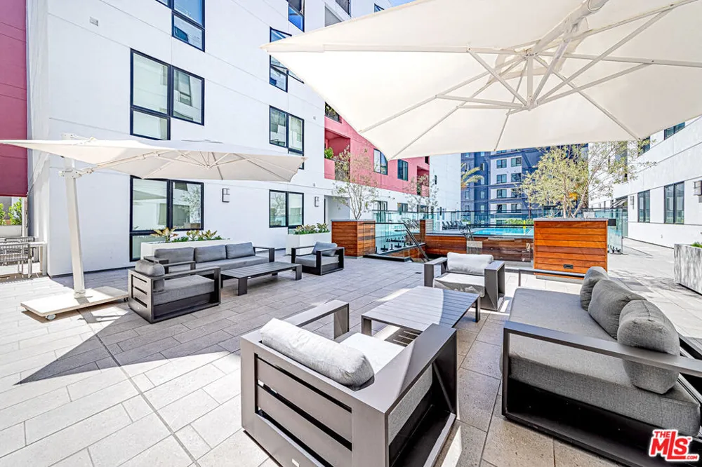 1234 Wilshire Boulevard #321 Los Angeles, CA 90017