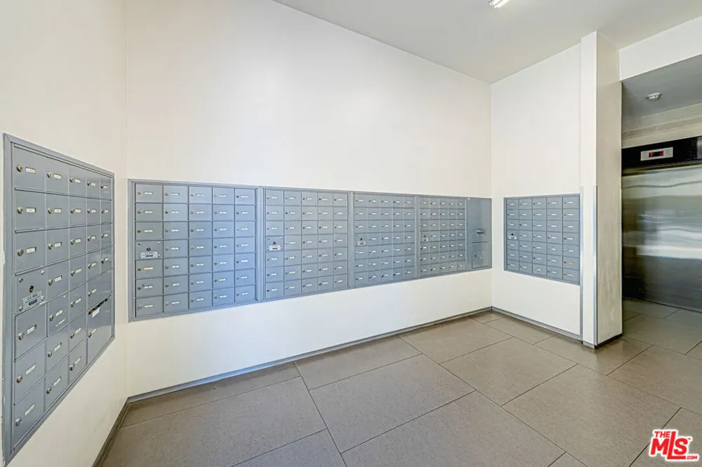 1234 Wilshire Boulevard #321 Los Angeles, CA 90017