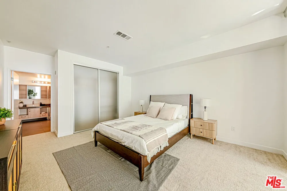 1234 Wilshire Boulevard #321 Los Angeles, CA 90017