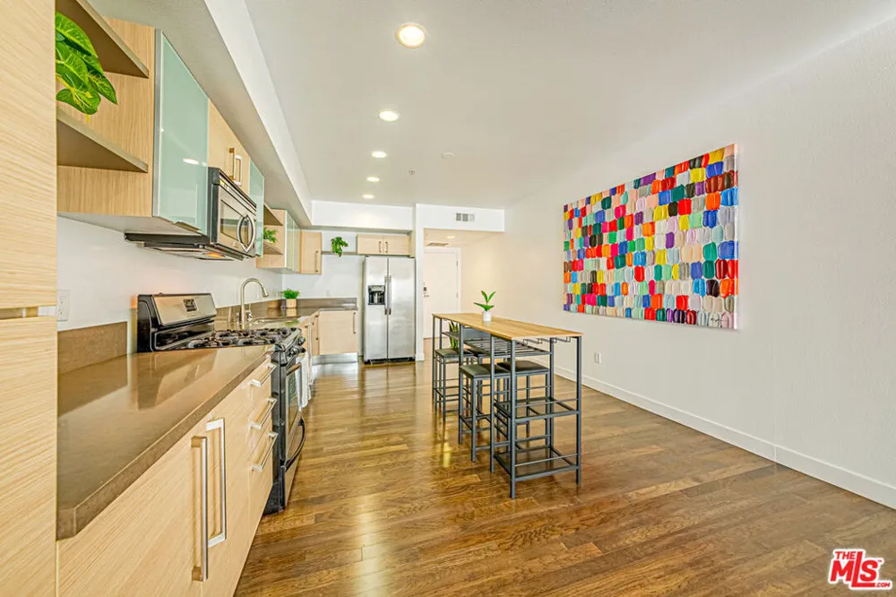 1234 Wilshire Boulevard #321 Los Angeles, CA 90017