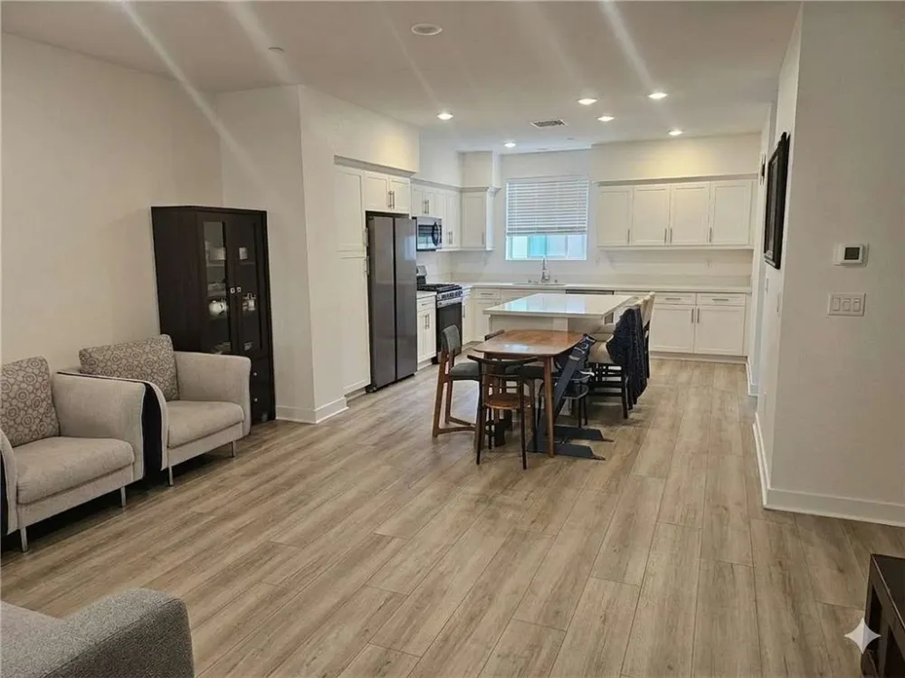 11737 Florence Avenue #6 Santa Fe Springs, CA 90670