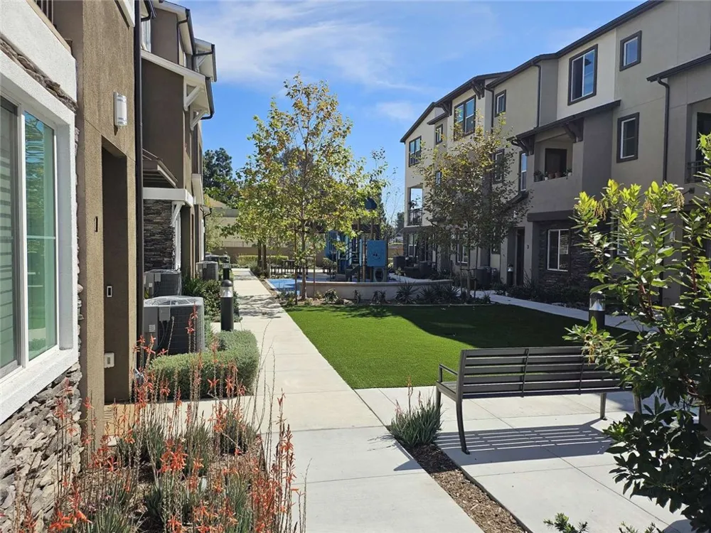 11737 Florence Avenue #6 Santa Fe Springs, CA 90670