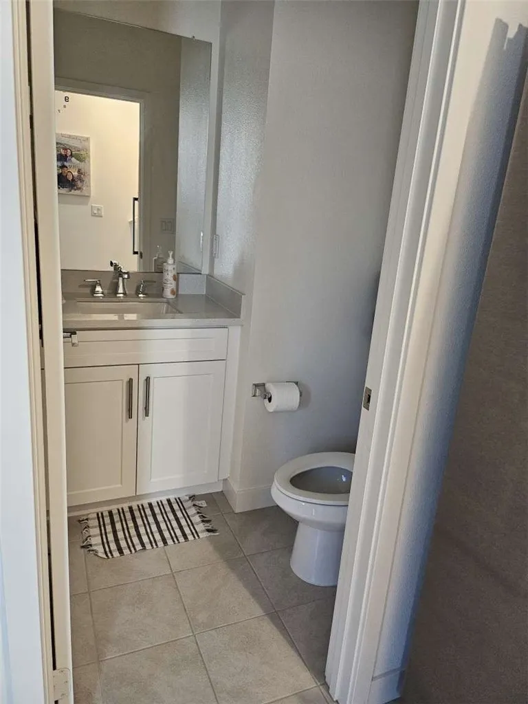 11737 Florence Avenue #6 Santa Fe Springs, CA 90670