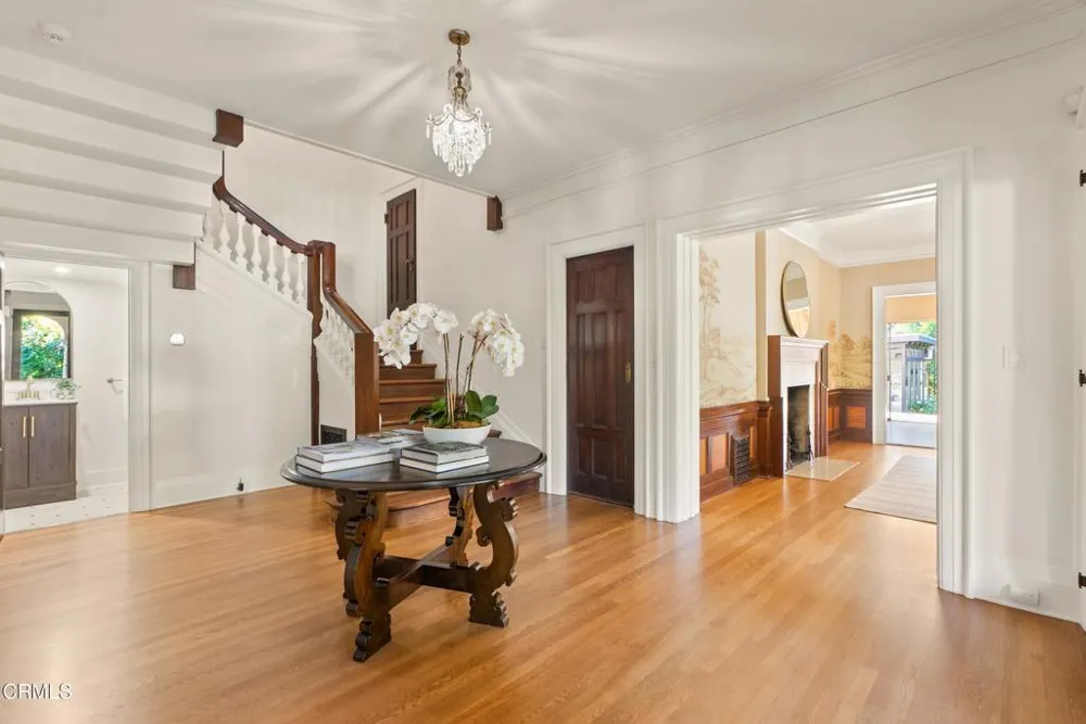 203 Oaklawn Avenue South Pasadena, CA 91030