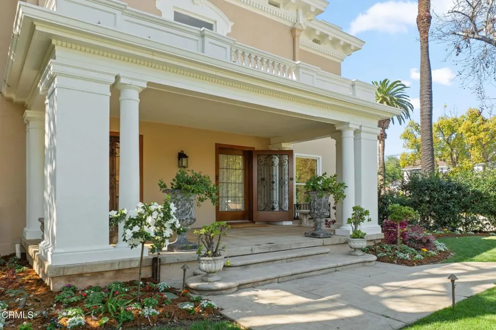 203 Oaklawn Avenue South Pasadena, CA 91030