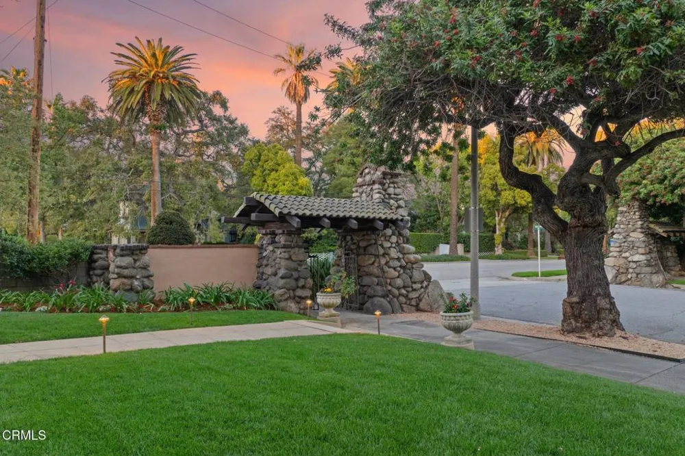 203 Oaklawn Avenue South Pasadena, CA 91030