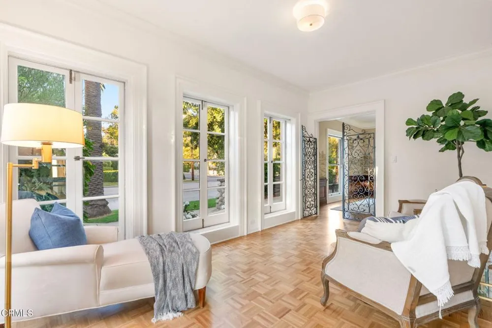 203 Oaklawn Avenue South Pasadena, CA 91030
