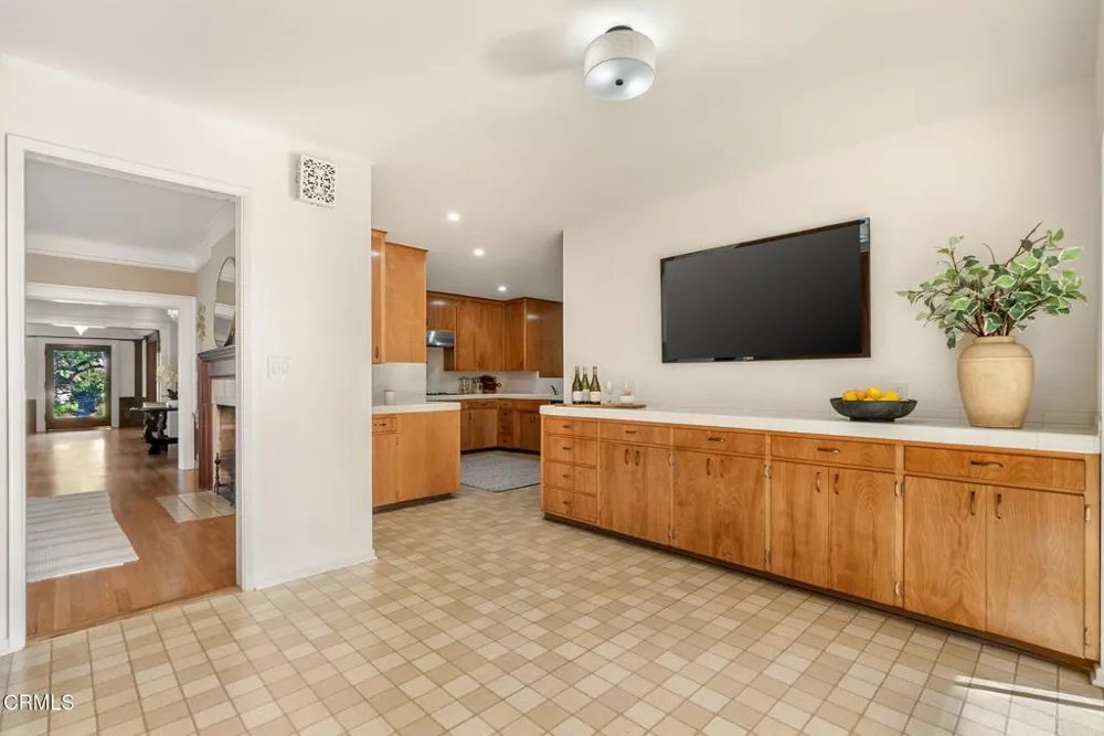 203 Oaklawn Avenue South Pasadena, CA 91030