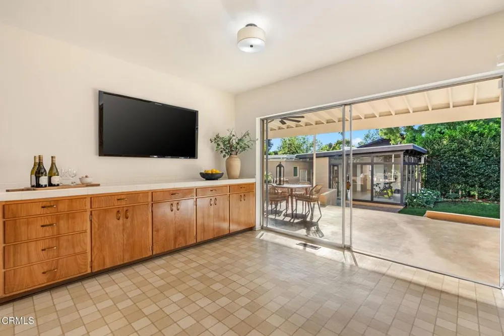 203 Oaklawn Avenue South Pasadena, CA 91030