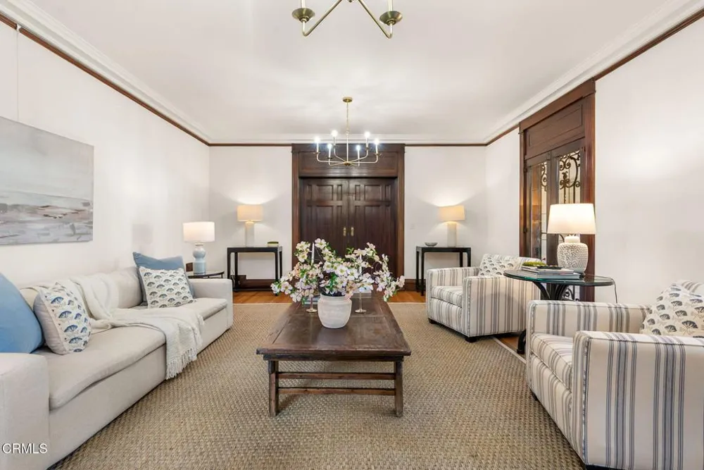 203 Oaklawn Avenue South Pasadena, CA 91030