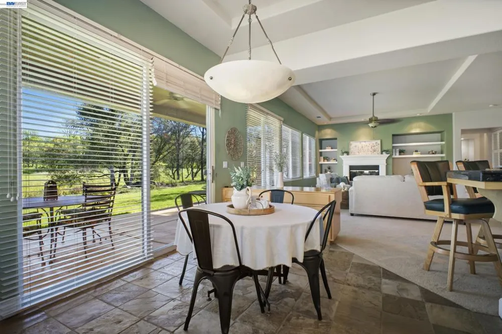 8 Rock Ridge Ct Copperopolis, CA 95228
