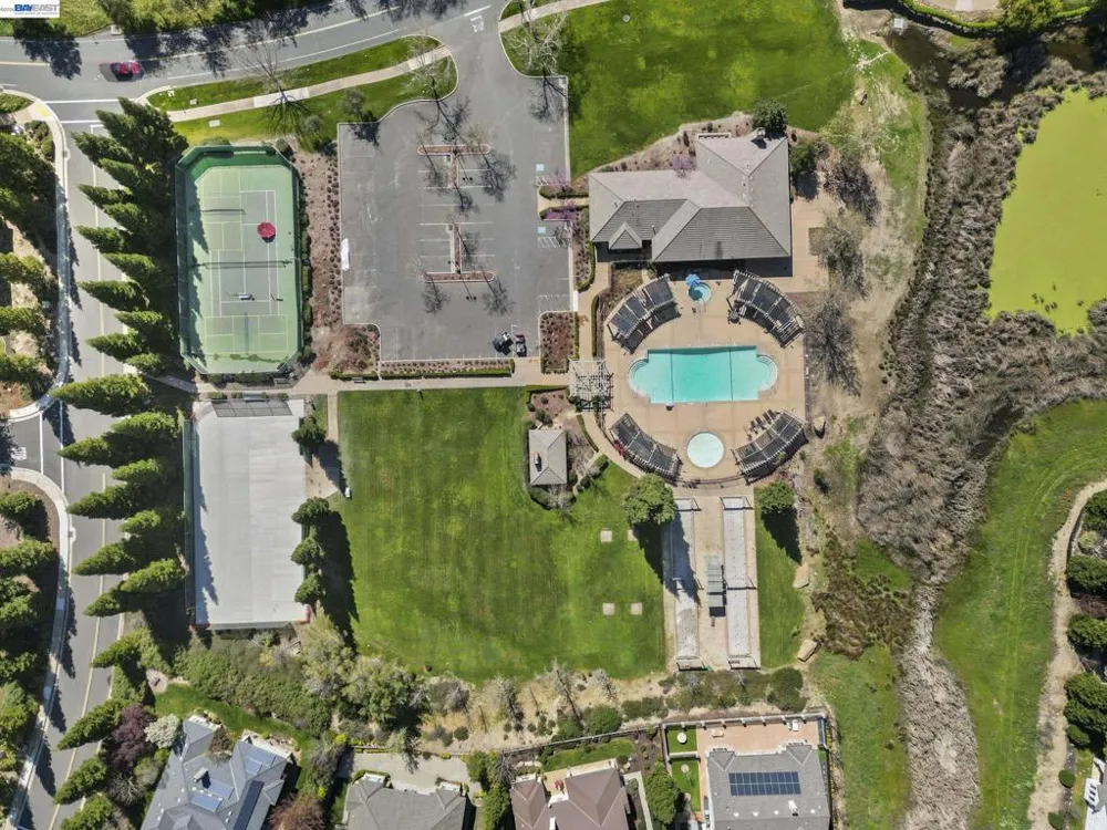 8 Rock Ridge Ct Copperopolis, CA 95228