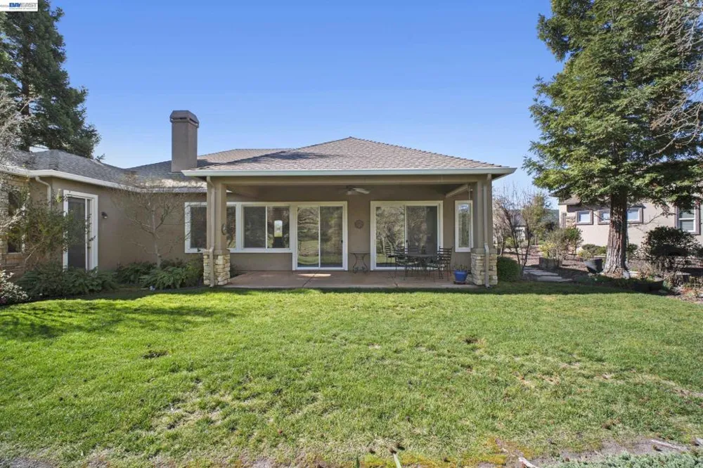 8 Rock Ridge Ct Copperopolis, CA 95228