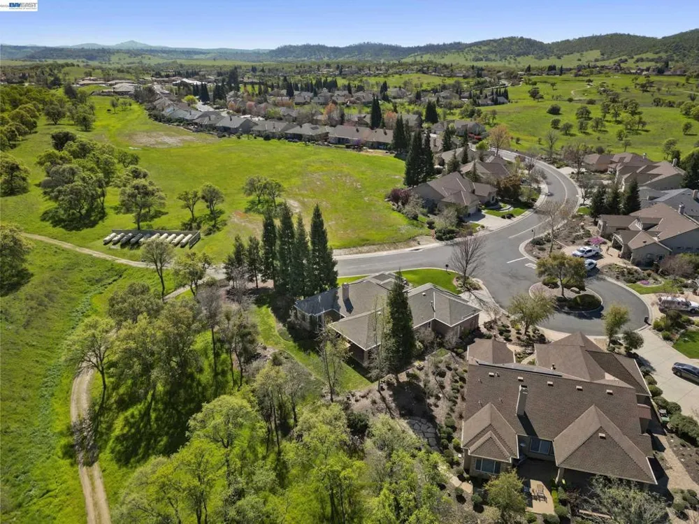 8 Rock Ridge Ct Copperopolis, CA 95228