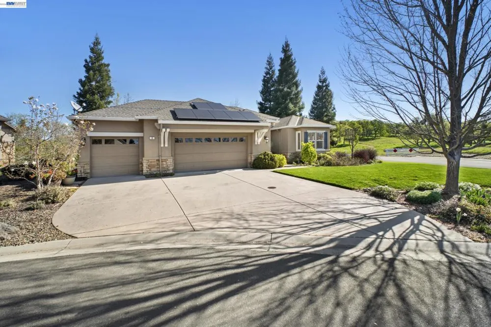 8 Rock Ridge Ct Copperopolis, CA 95228