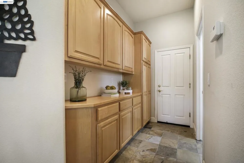 8 Rock Ridge Ct Copperopolis, CA 95228