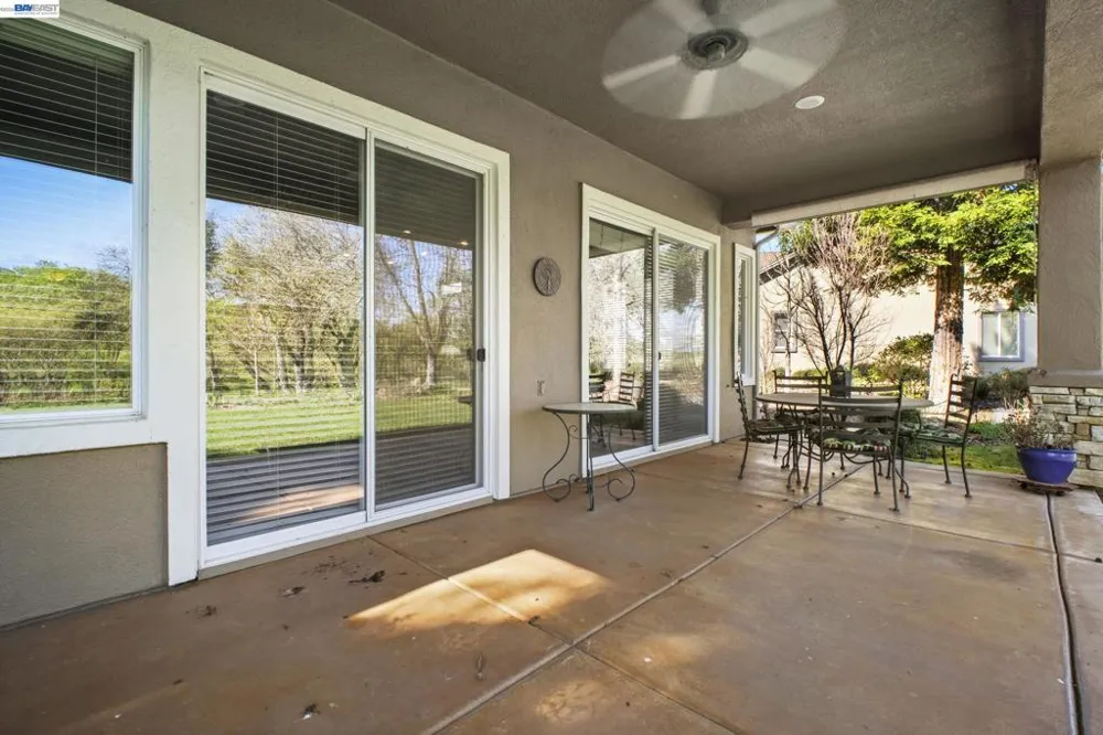 8 Rock Ridge Ct Copperopolis, CA 95228