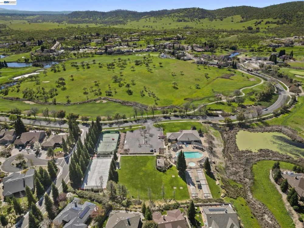 8 Rock Ridge Ct Copperopolis, CA 95228
