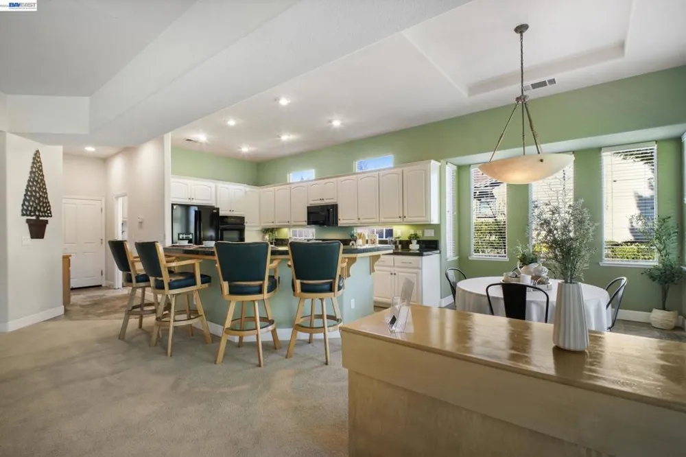 8 Rock Ridge Ct Copperopolis, CA 95228